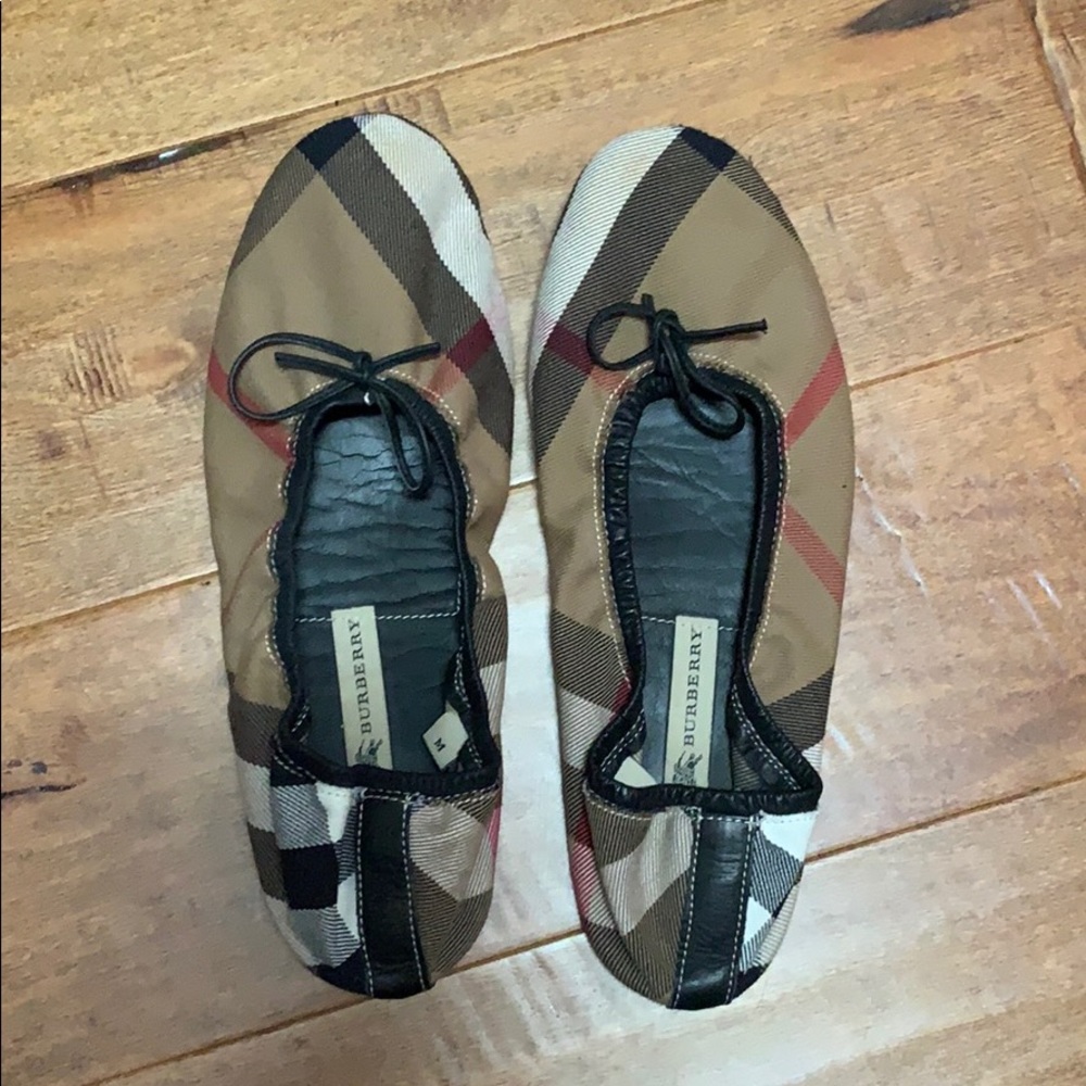 Burberry slippers